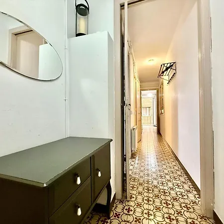 Bright 3 Bedroom برشلونة