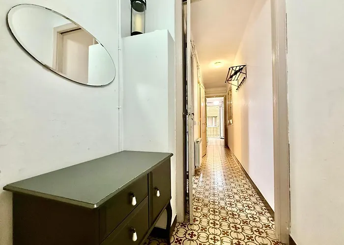 Bright 3 Bedroom برشلونة